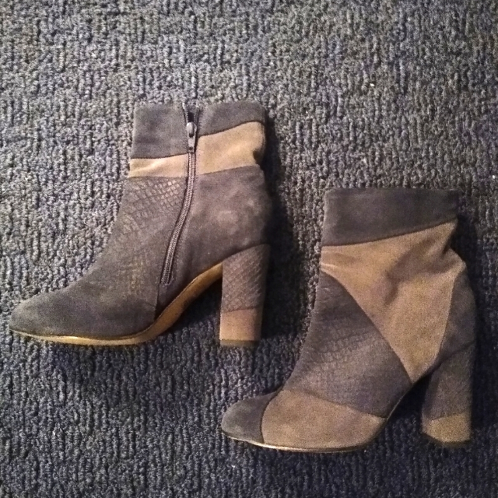 Seychelles Women's Ankle Booties  Size 7 Blue Gray Suede  Leather Block Heel